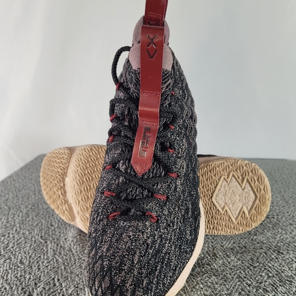 Nike Lebron XV GS - Picture 5 of 6